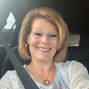 Meet your Posher, Debi